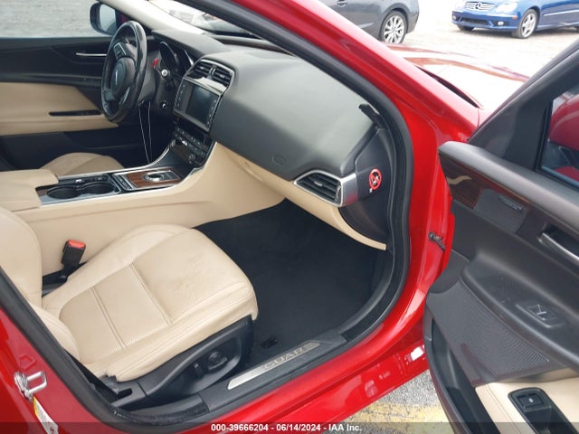 2017 JAGUAR XE SAJAE4BGXHA957864 Photo 4