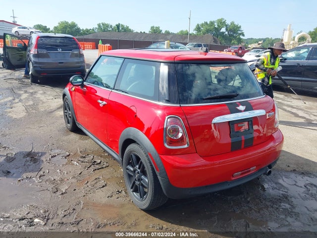2012 MINI COOPER WMWSU3C59CT542994 Photo 2