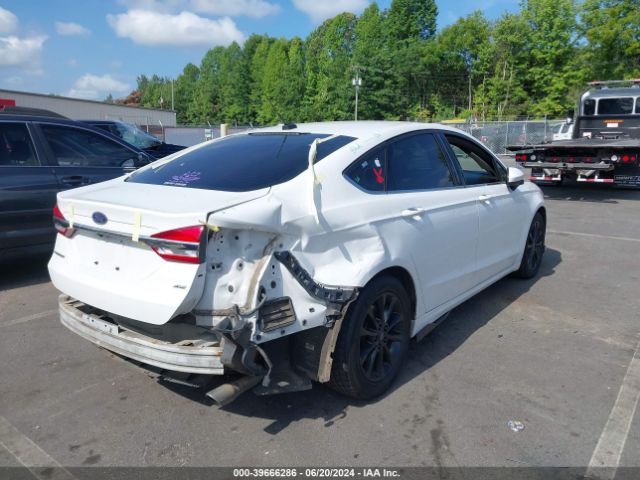 3FA6P0H75HR112222 Ford FUSION SE