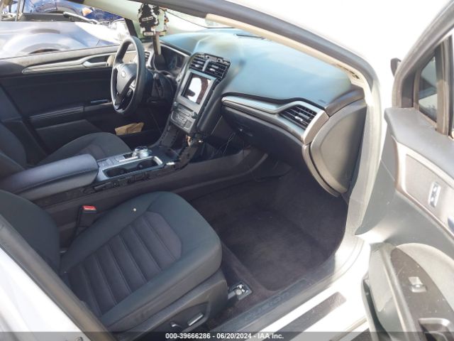 3FA6P0H75HR112222 Ford FUSION SE