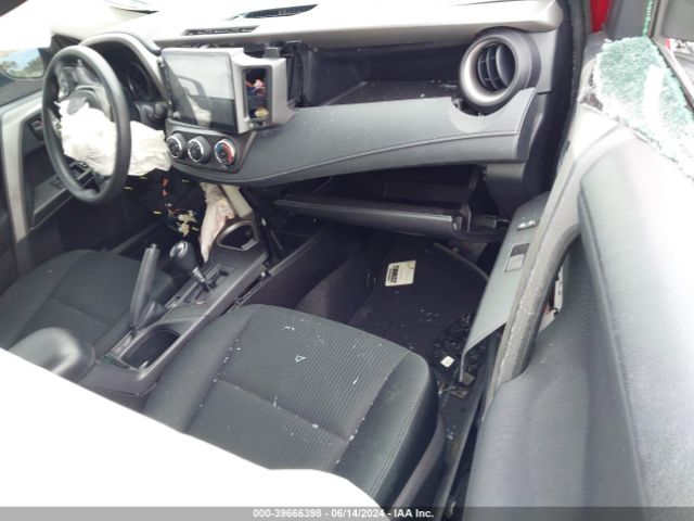 2T3ZFREV7JW448697 Toyota RAV4 LE
