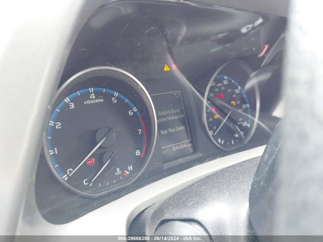 2T3ZFREV7JW448697 Toyota RAV4 LE