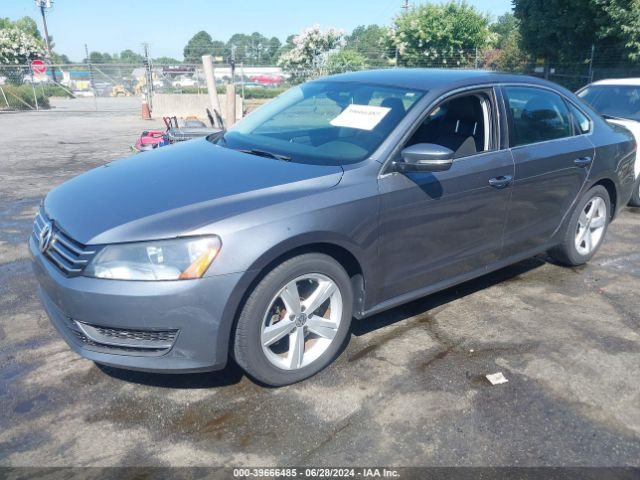 1VWBT7A32EC035353 Volkswagen Passat 1.8t Se