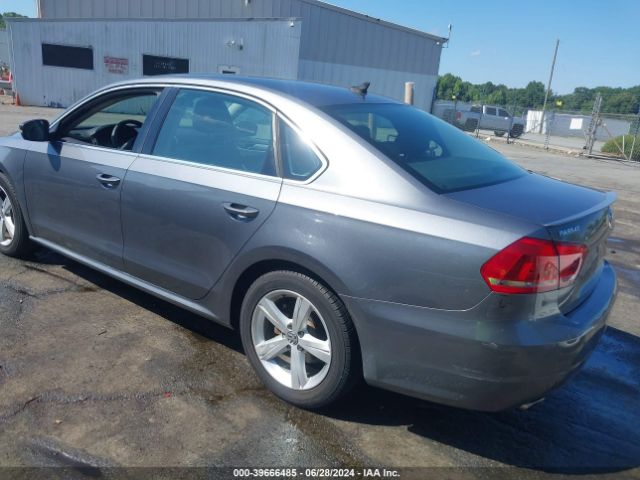 1VWBT7A32EC035353 Volkswagen Passat 1.8t Se