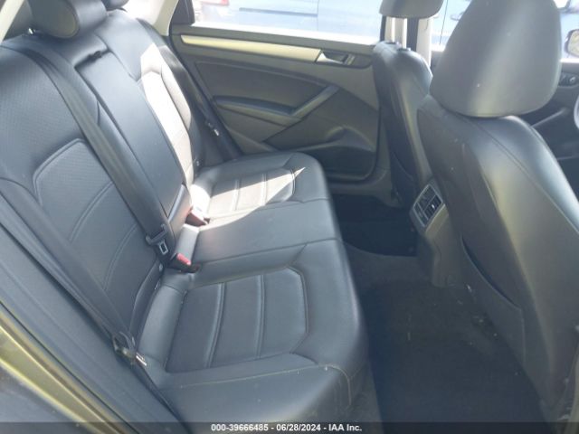 1VWBT7A32EC035353 Volkswagen Passat 1.8t Se