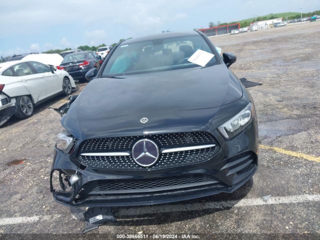 W1K3G4EB0NJ349869 Mercedes-Benz A 220