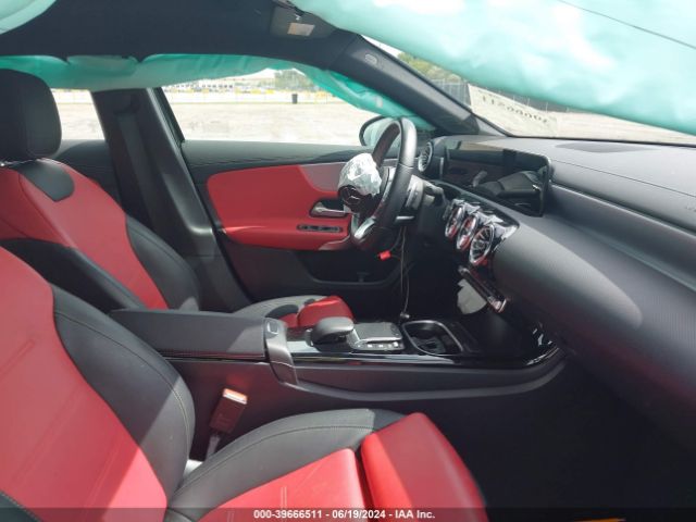 W1K3G4EB0NJ349869 Mercedes-Benz A 220