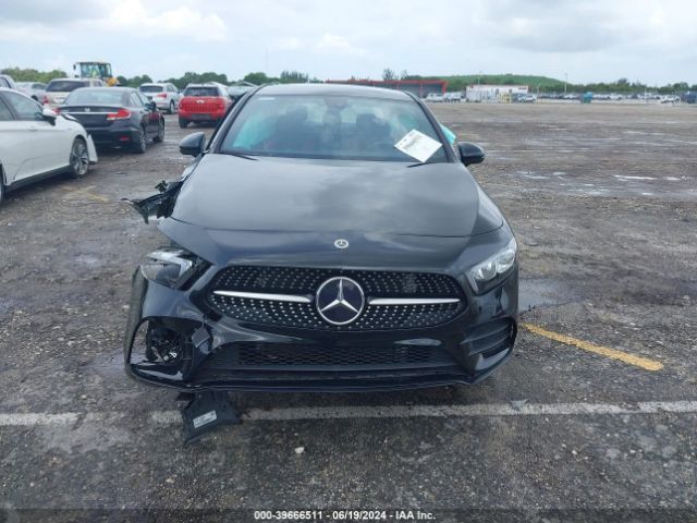 W1K3G4EB0NJ349869 Mercedes-Benz A 220