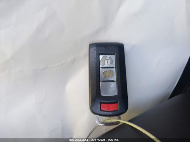 JA4AD3A32JZ037724 Mitsubishi Outlander Se
