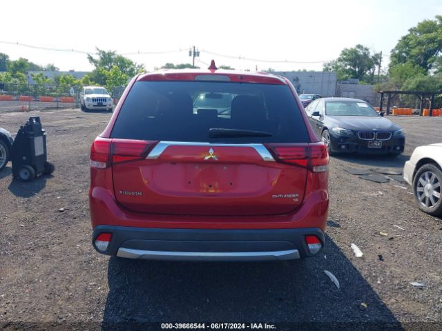 JA4AD3A32JZ037724 Mitsubishi Outlander Se