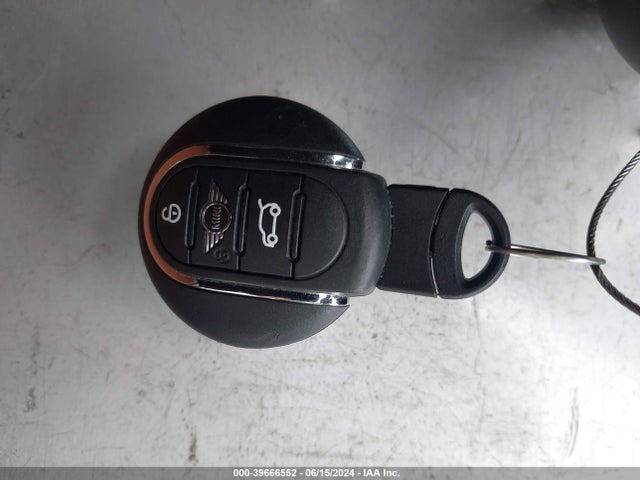 2024 MINI CONVERTIBLE WMW63DL04R3R53727 Photo 10