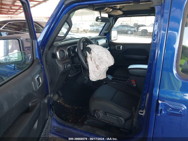 1C4HJXDN8JW241219 Jeep Wrangler Unlimited Sport 4x4