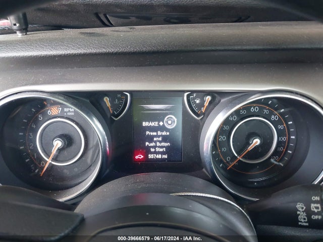 1C4HJXDN8JW241219 Jeep Wrangler Unlimited Sport 4x4