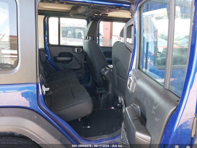 1C4HJXDN8JW241219 Jeep Wrangler Unlimited Sport 4x4