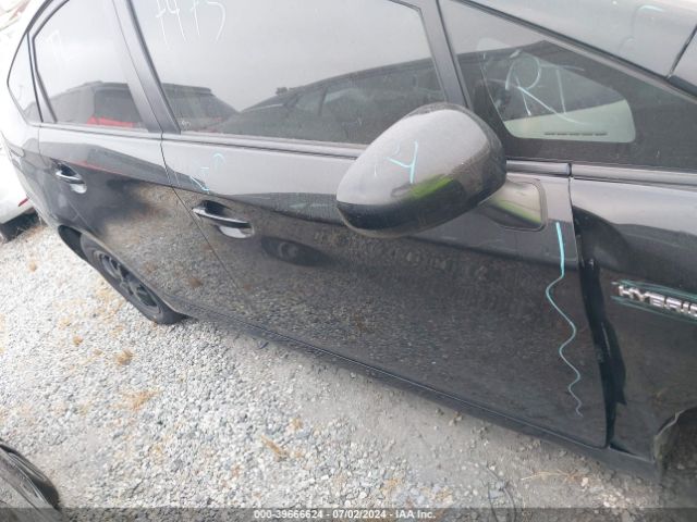 JTDKN3DU8F1973039 Toyota Prius Four