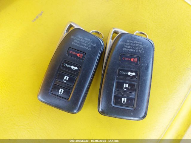 JTHBA1D28H5060483 Lexus IS 200T