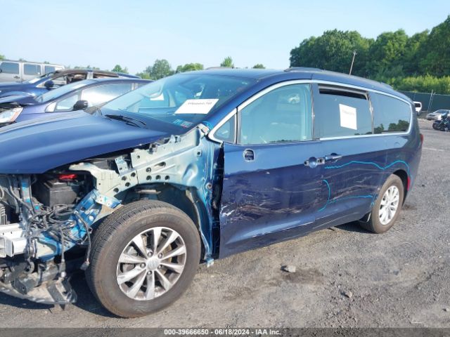 2C4RC1FG5JR112499 Chrysler Pacifica Touring Plus