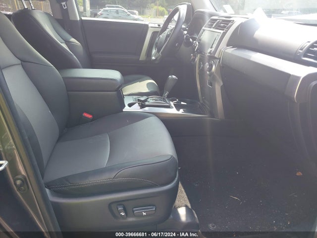 Toyota 4runner Sr5 Premium 2022 JTEFU5JRXN5257939 Image 5