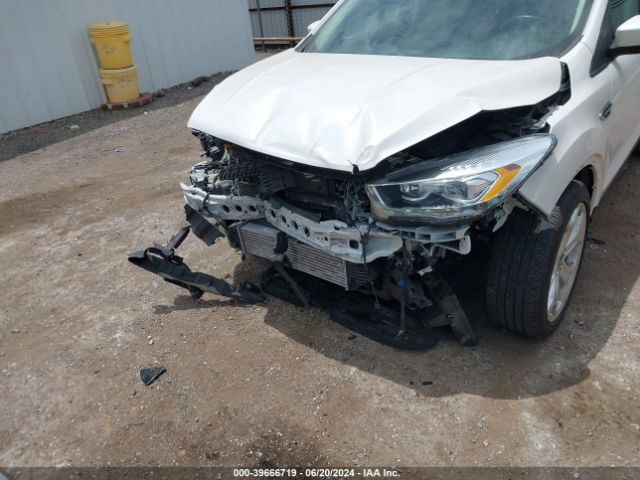 1FMCU0J91KUC29373 Ford Escape Titanium