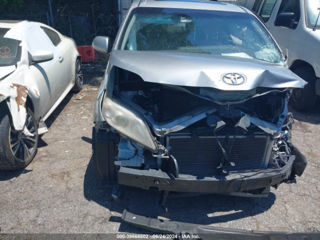 5TDYK3DC8GS722004 Toyota Sienna Xle Premium 8 Passenger