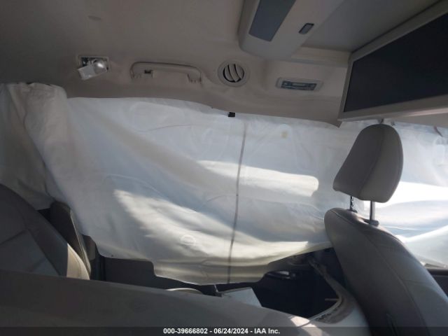 5TDYK3DC8GS722004 Toyota Sienna Xle Premium 8 Passenger