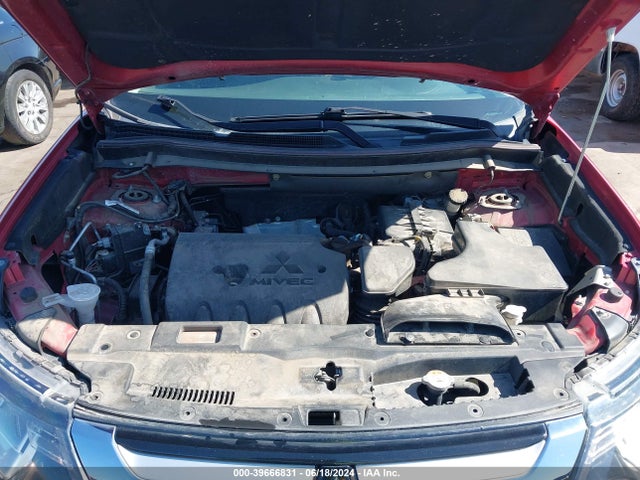 JA4AZ3A38JZ037762 Mitsubishi Outlander Se