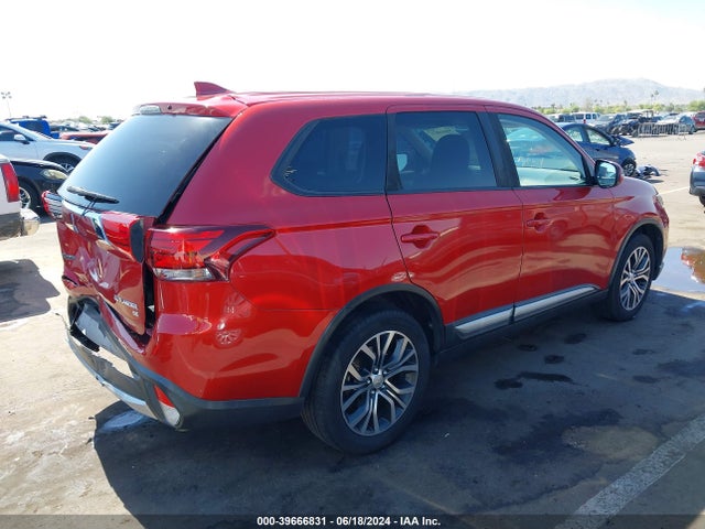 JA4AZ3A38JZ037762 Mitsubishi Outlander Se