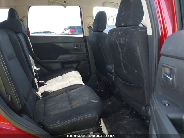 JA4AZ3A38JZ037762 Mitsubishi Outlander Se