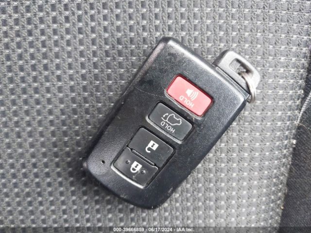 2T3RFREV9JW844145 Toyota Rav4 Xle