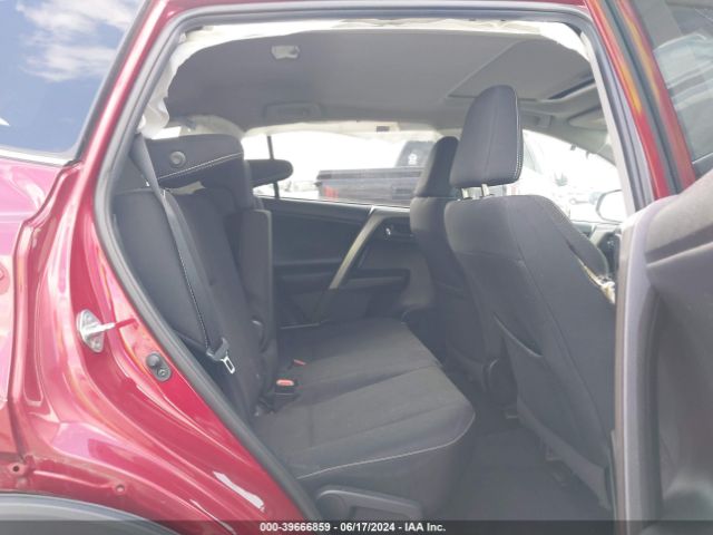 2T3RFREV9JW844145 Toyota Rav4 Xle