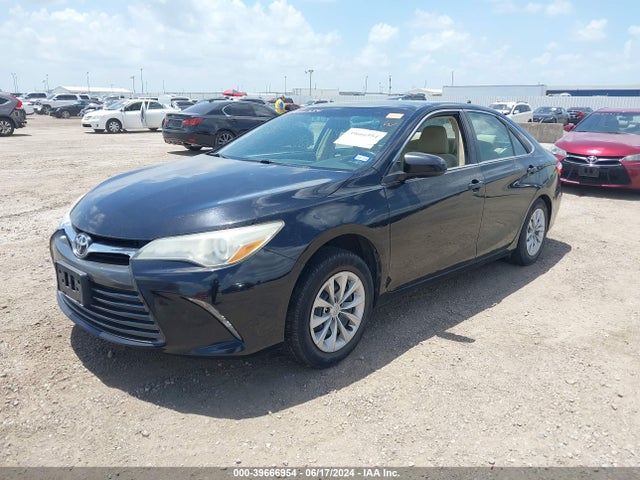 Toyota CAMRY LE 2015 4T1BF1FK5FU484511 Image 2