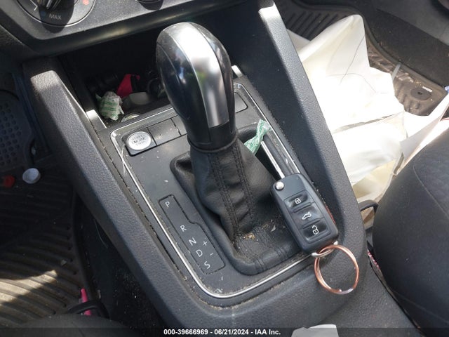 3VW2K7AJ7FM413295 Volkswagen Jetta 2.0l S