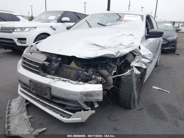 3VW2K7AJ7FM413295 Volkswagen Jetta 2.0l S