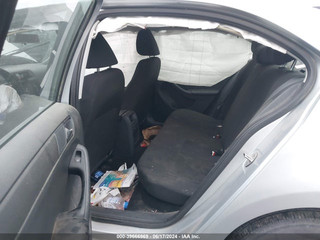 3VW2K7AJ7FM413295 Volkswagen Jetta 2.0l S