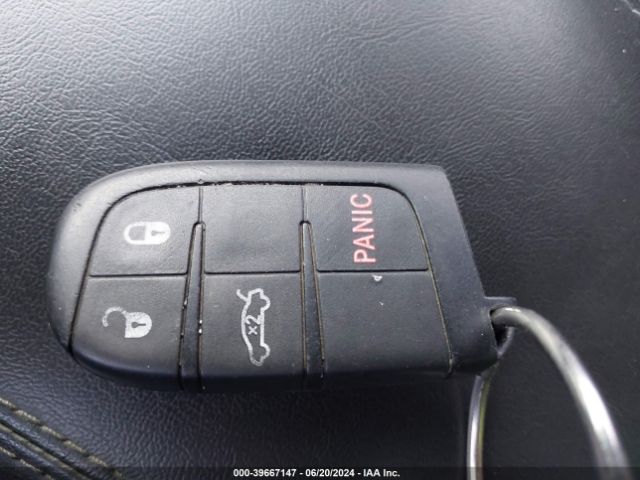 1C3CCCBBXFN746797 Chrysler 200 S