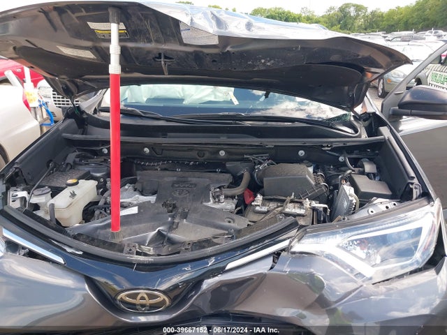 Toyota RAV4 LE 2018 2T3ZFREV9JW507989 Image 10