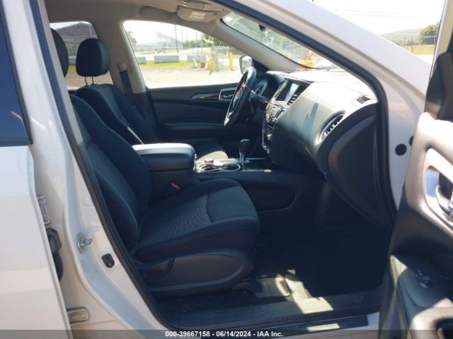 5N1DR2MM9JC635844 Nissan Pathfinder Sv