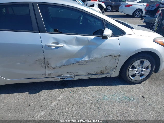KIA FORTE LX 2016 KNAFK4A62G5610989 Image 6