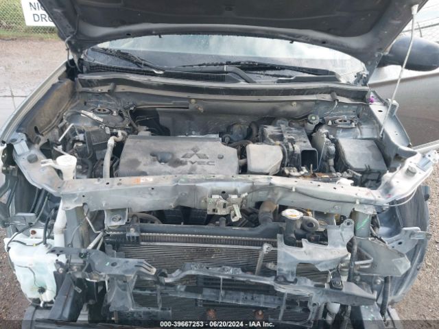JA4AD2A33JJ003834 Mitsubishi Outlander Es