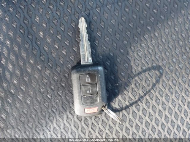 JA4AD2A33JJ003834 Mitsubishi Outlander Es