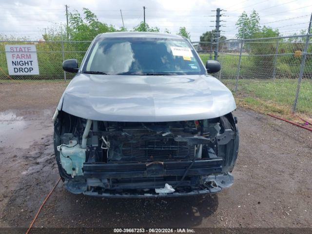 JA4AD2A33JJ003834 Mitsubishi Outlander Es