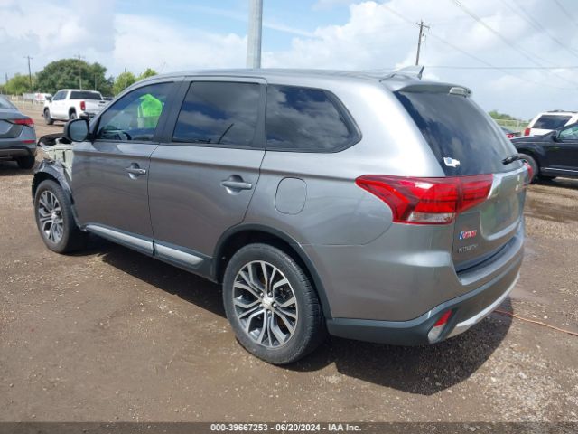 JA4AD2A33JJ003834 Mitsubishi Outlander Es