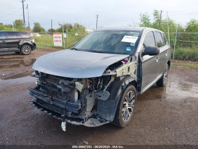 JA4AD2A33JJ003834 Mitsubishi Outlander Es
