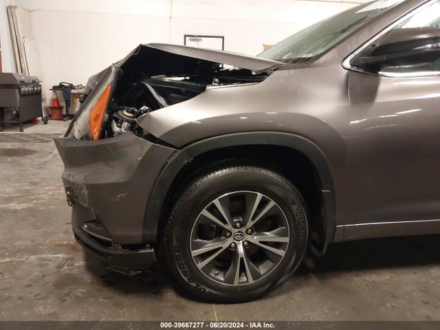 Toyota Highlander Xle V6 2016 5TDJKRFH3GS273330 Image 11