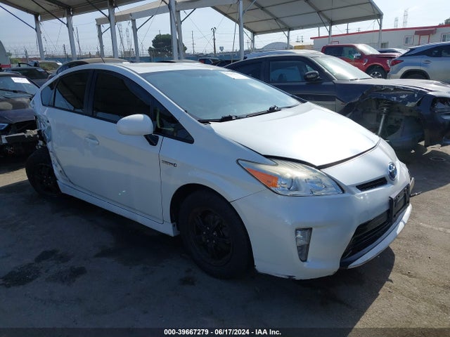 Toyota Prius Two 2015 JTDKN3DUXF0469131 Image 1