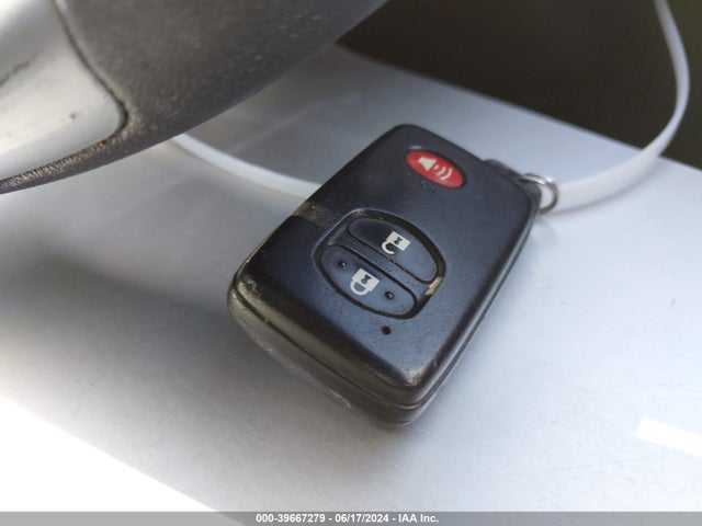 Toyota Prius Two 2015 JTDKN3DUXF0469131 Image 11