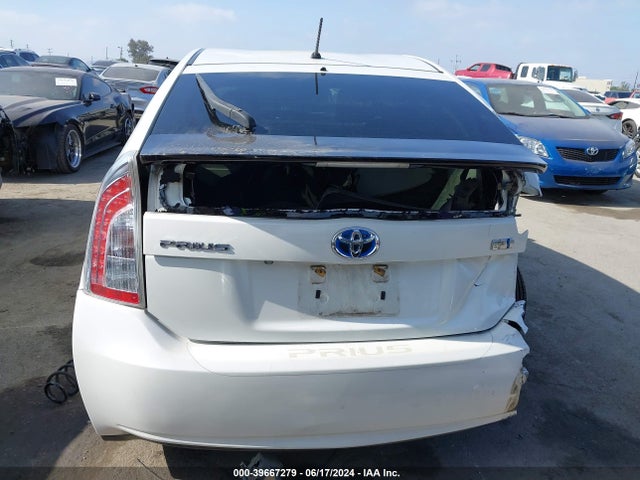 Toyota Prius Two 2015 JTDKN3DUXF0469131 Image 17