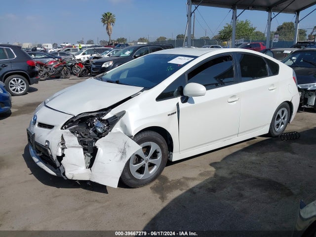 Toyota Prius Two 2015 JTDKN3DUXF0469131 Image 2