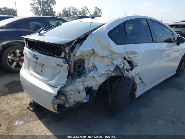 Toyota Prius Two 2015 JTDKN3DUXF0469131 Image 6