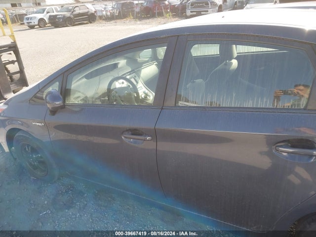 Toyota Prius Two 2015 JTDKN3DU8F0462078 Image 14